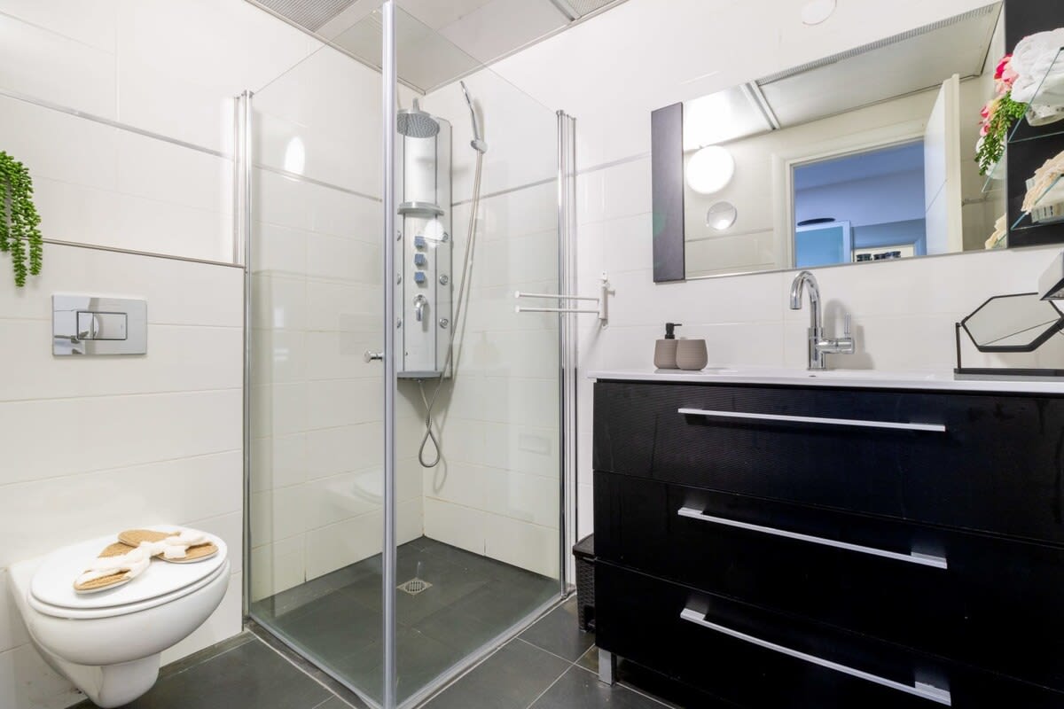 Studio between King David Hotel and Waldorf - Parking Included photo 17