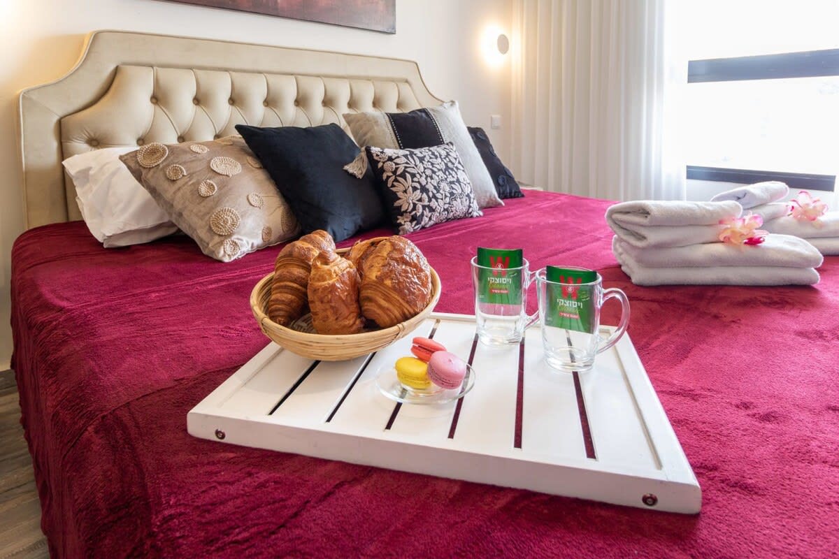 Studio between King David Hotel and Waldorf - Parking Included photo 7