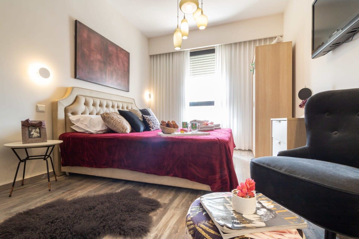 Studio between King David Hotel and Waldorf - Parking Included photo 4