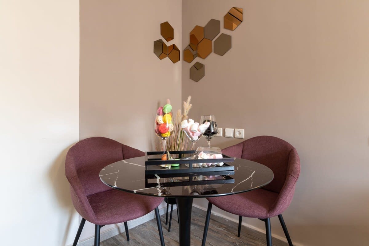 Studio between King David Hotel and Waldorf - Parking Included photo 9
