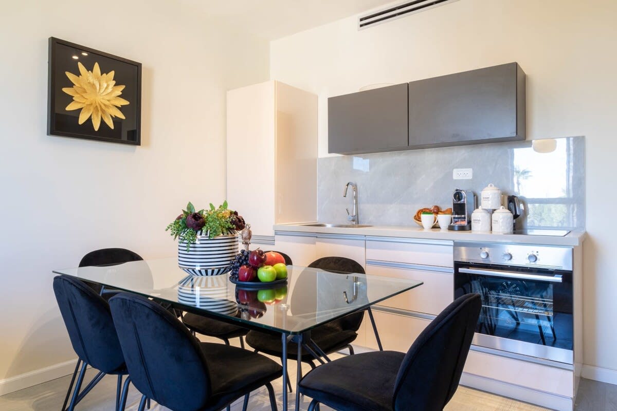 King David/2BR/Parking/Steps to Old City photo 9