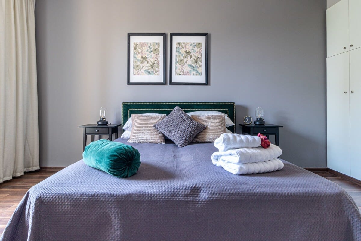 Tranquil King David Apartment with Free Parking photo 14