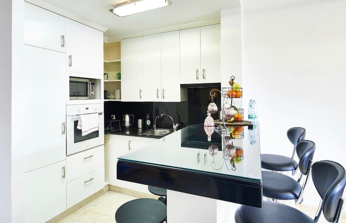 Tranquil King David Apartment with Free Parking photo 25