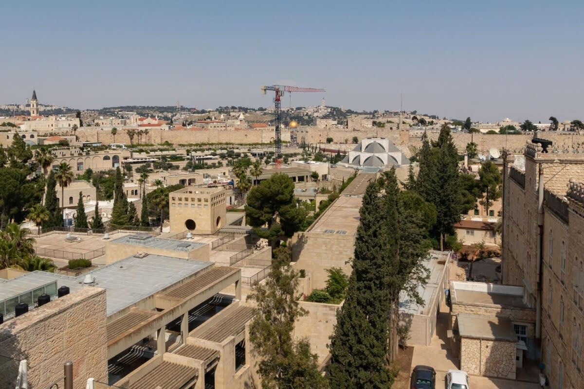 Tranquil King David Apartment with Free Parking photo 26