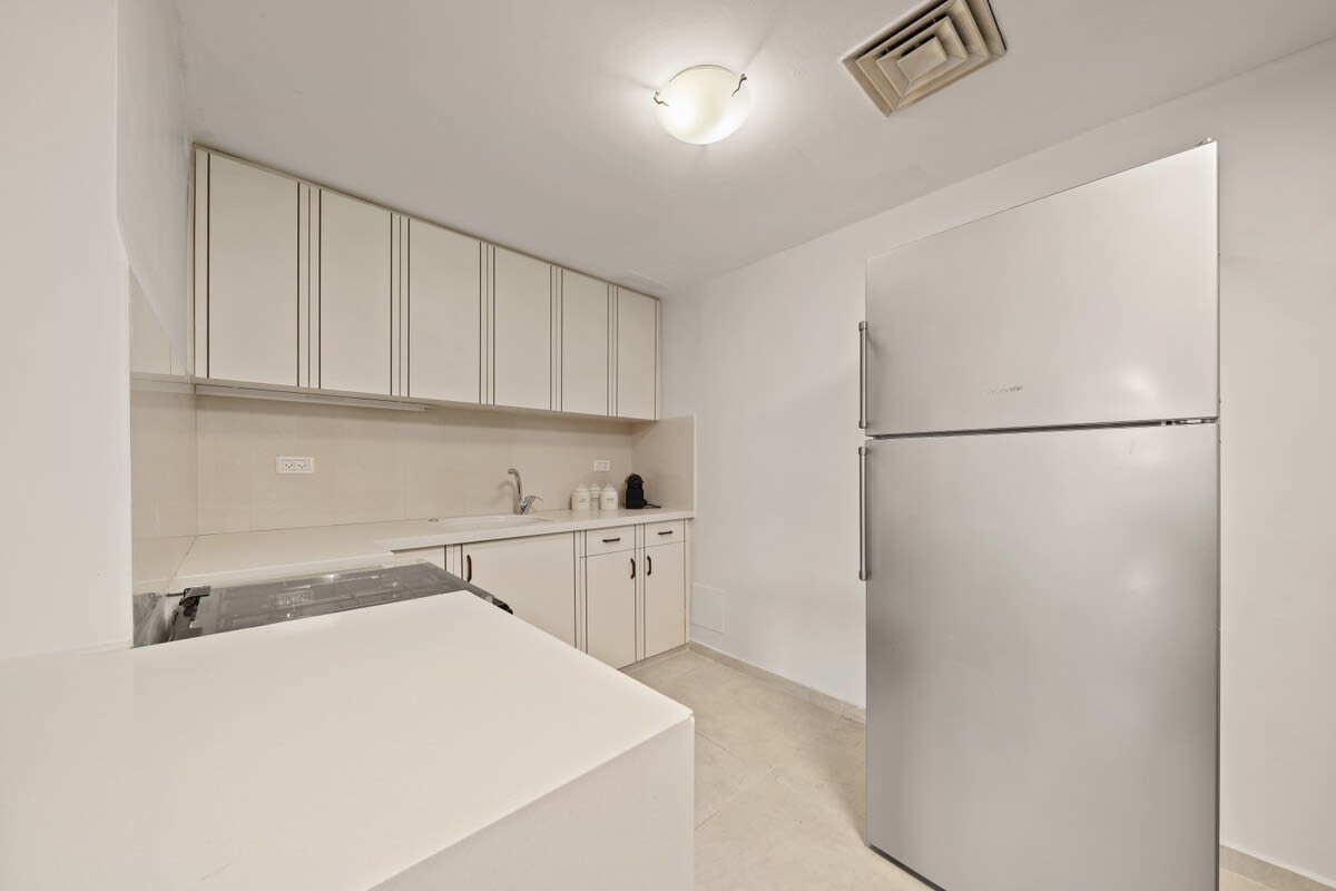 Luxurious 3 Bedroom on King David Street, Unit KD7 – Parking, Steps from the Old City photo 23