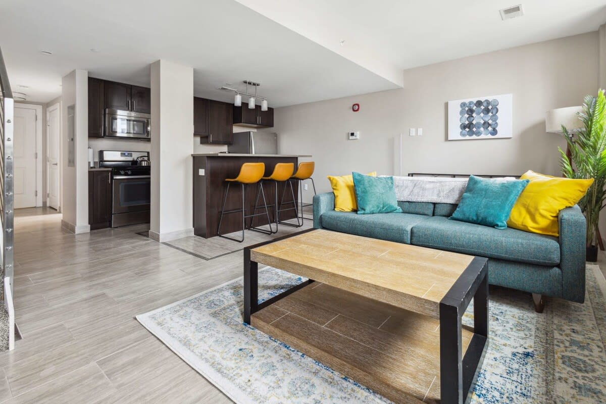 Charming Historic Haven With Rooftop Terrace - Elegant Urban Escape - Detroit, MI