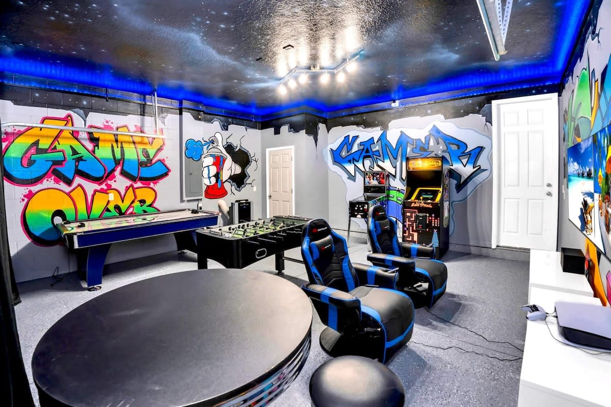 Stunning Villa w/ Updated Decor and Gameroom — Kissimmee, FL — vacation rental