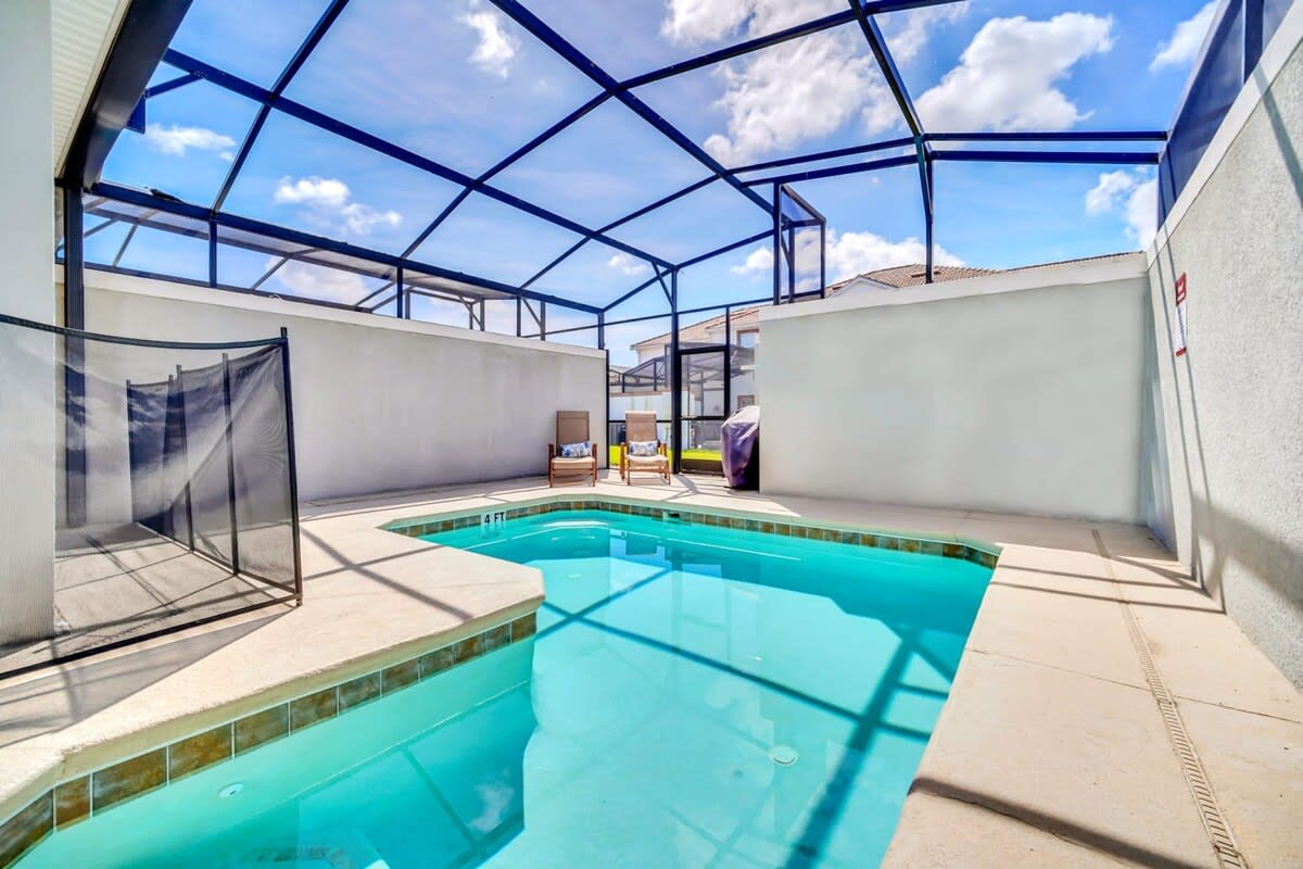 Stylish Comfort! Pool Home Just minutes to Disney — Kissimmee, FL — vacation rental