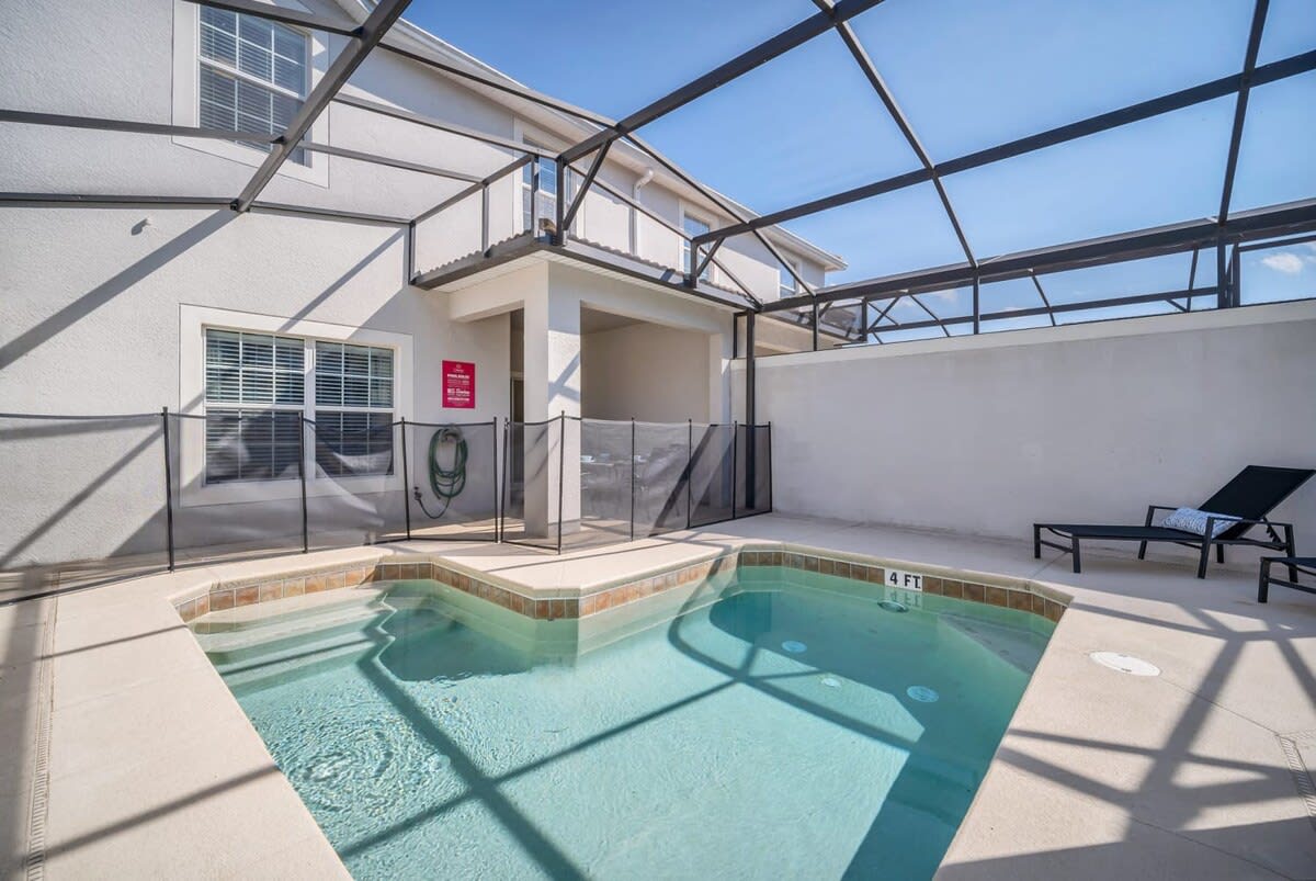 Private Pool Townhome Near Disney, Story Lake — Kissimmee, FL — vacation rental