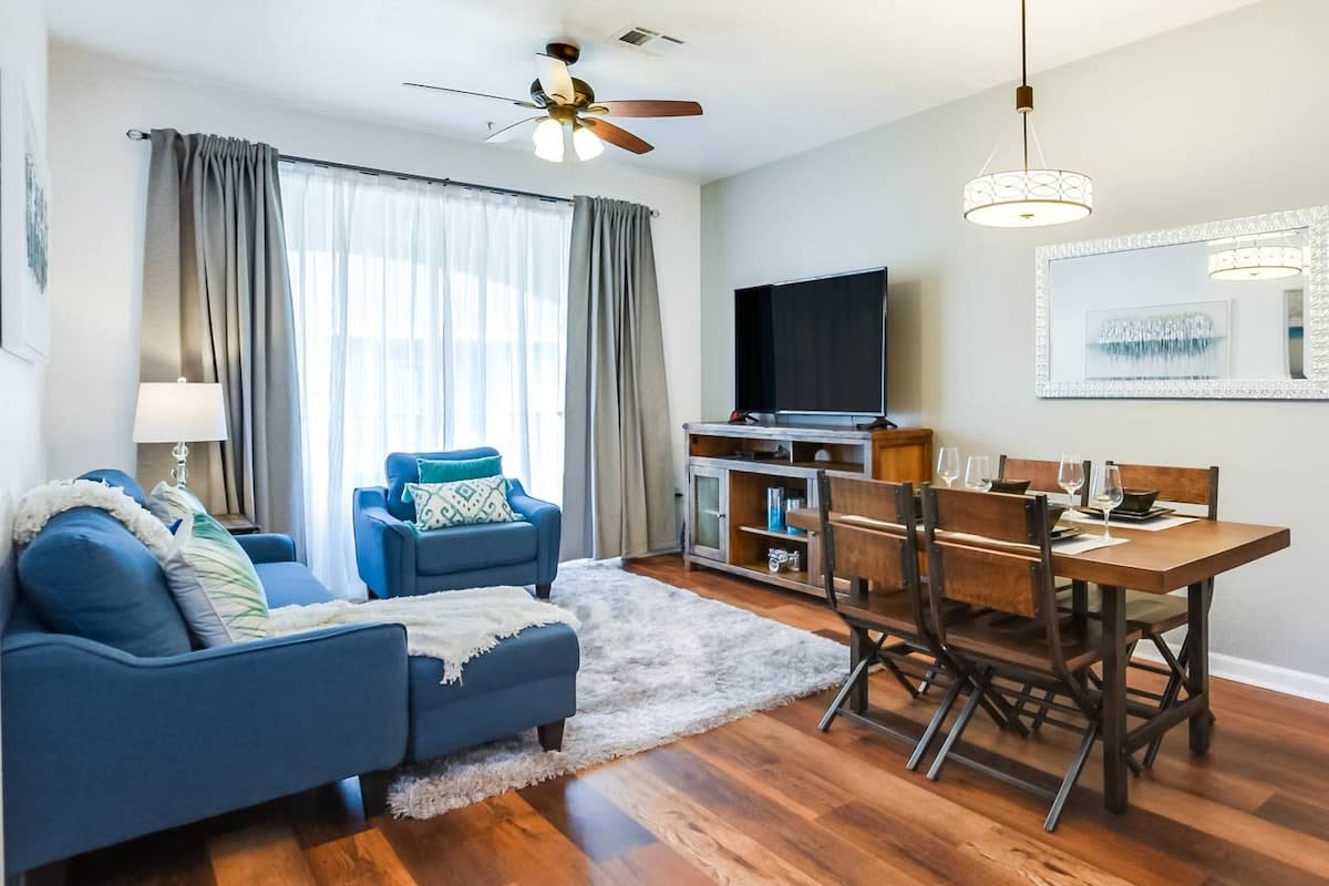 Private Top Floor Sparkling Condo Near Attractions — Orlando, FL — vacation rental