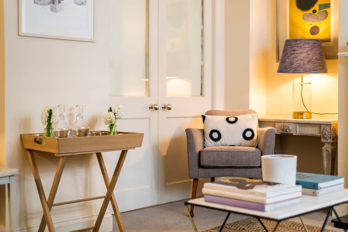 2-Bed Apartment, Notting Hill in 156 Campden Hill Road W8 7AS - Property image 7 - VivreStays