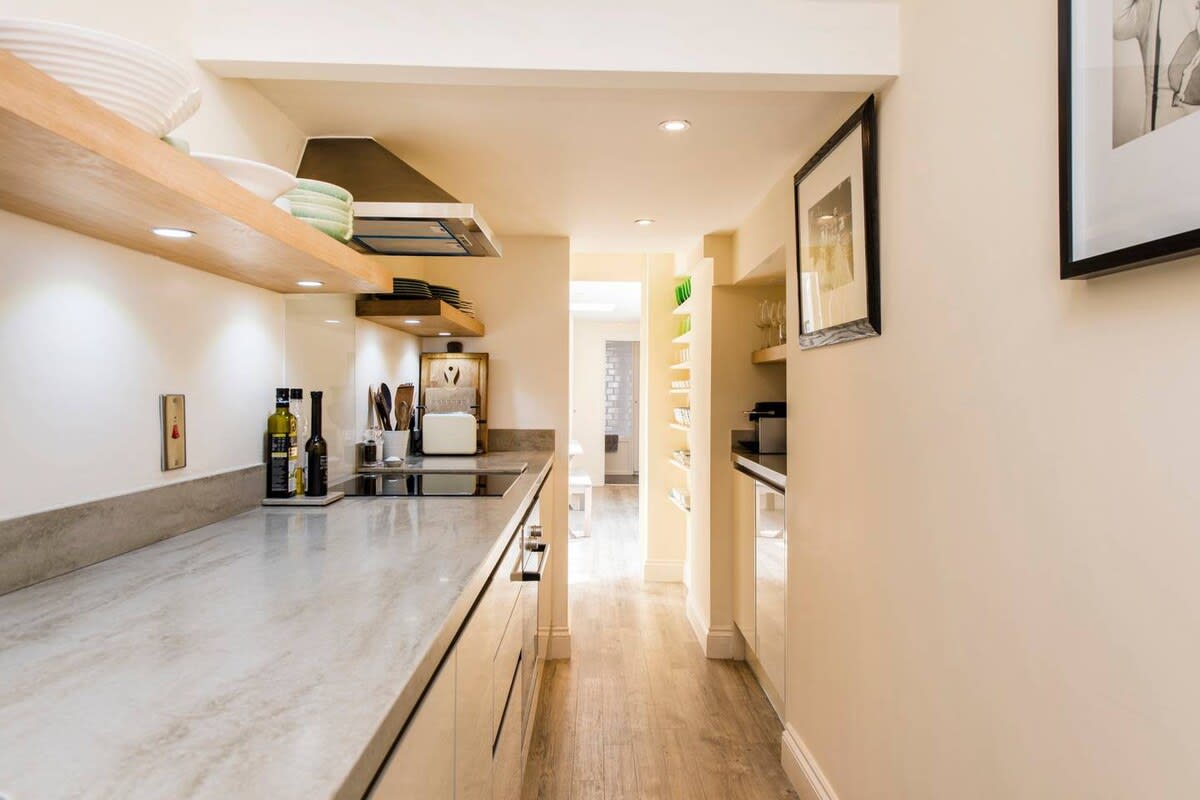 2-Bed Apartment, Notting Hill in 156 Campden Hill Road W8 7AS - Property image 10 - VivreStays