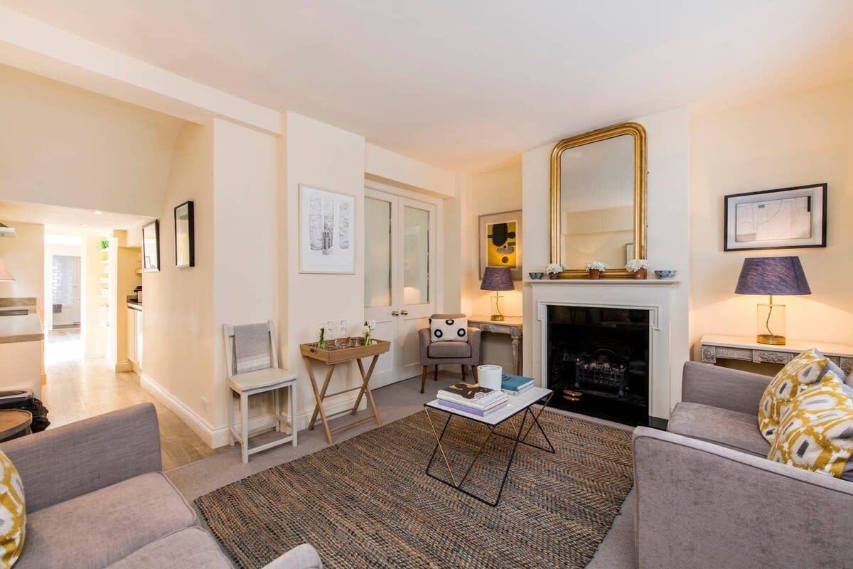 2-Bed Apartment, Notting Hill in 156 Campden Hill Road W8 7AS - Property image 8 - VivreStays