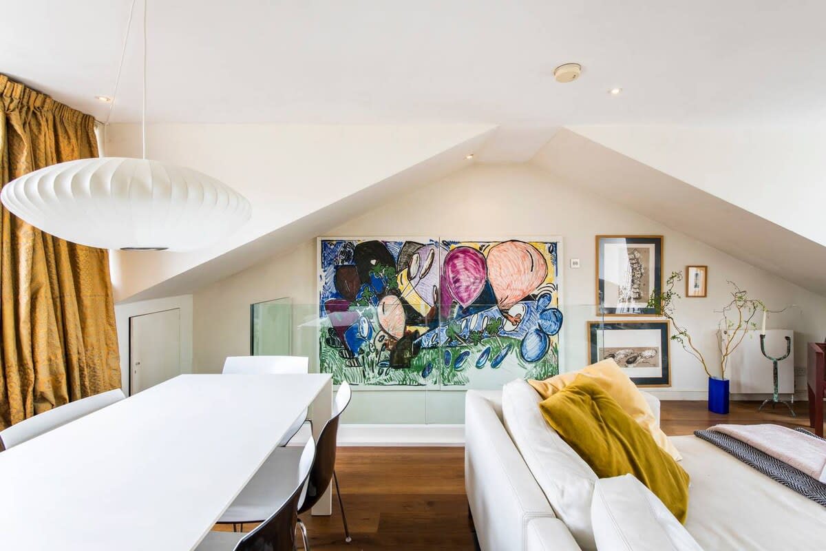 Unique 2bed Apartment, Portobello Rd in Portobello Road 164 W11 2EB - Property image 2 - VivreStays