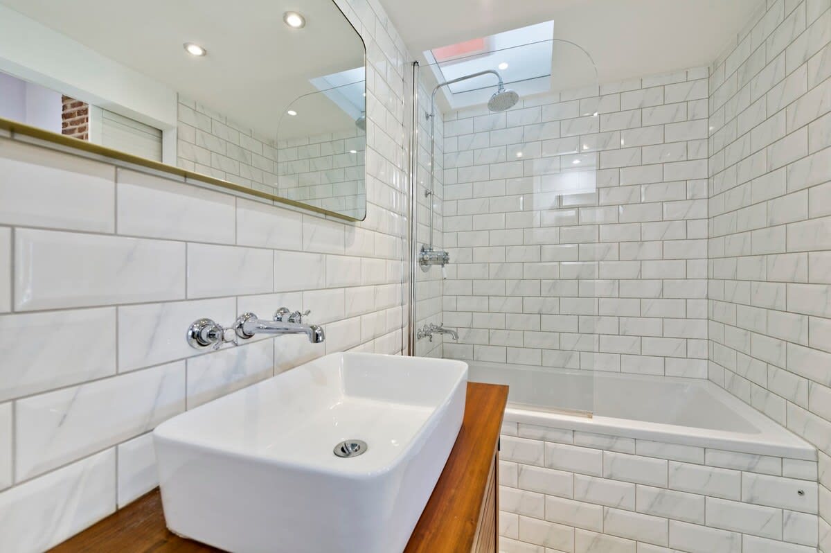 1 Bed Bohemian Loft Style Apt in 285 Ladbroke Grove W10 6HE - Property image 4 - VivreStays