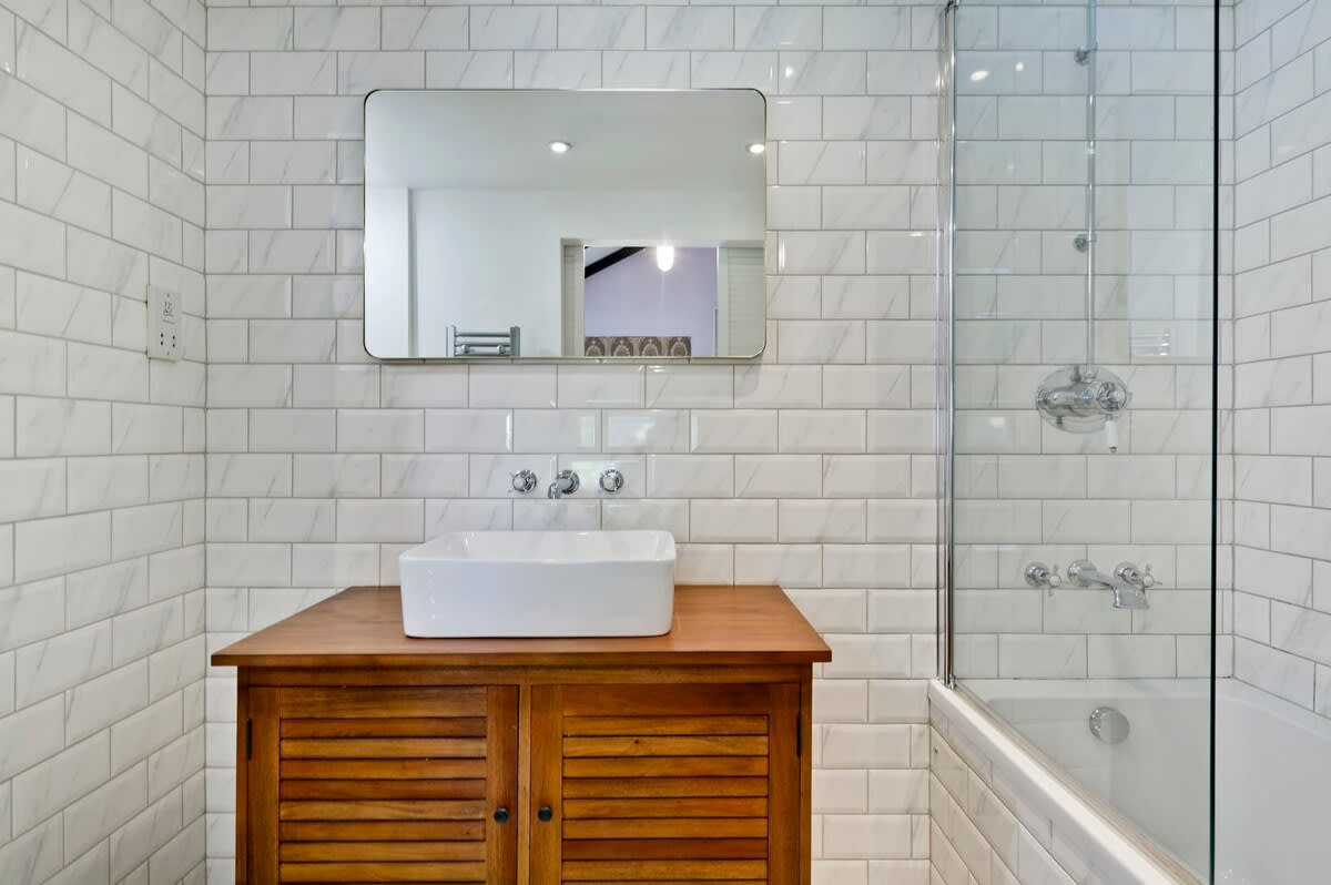 1 Bed Bohemian Loft Style Apt in 285 Ladbroke Grove W10 6HE - Property image 18 - VivreStays