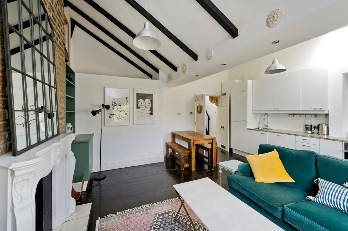 1 Bed Bohemian Loft Style Apt in 285 Ladbroke Grove W10 6HE - Property image 13 - VivreStays