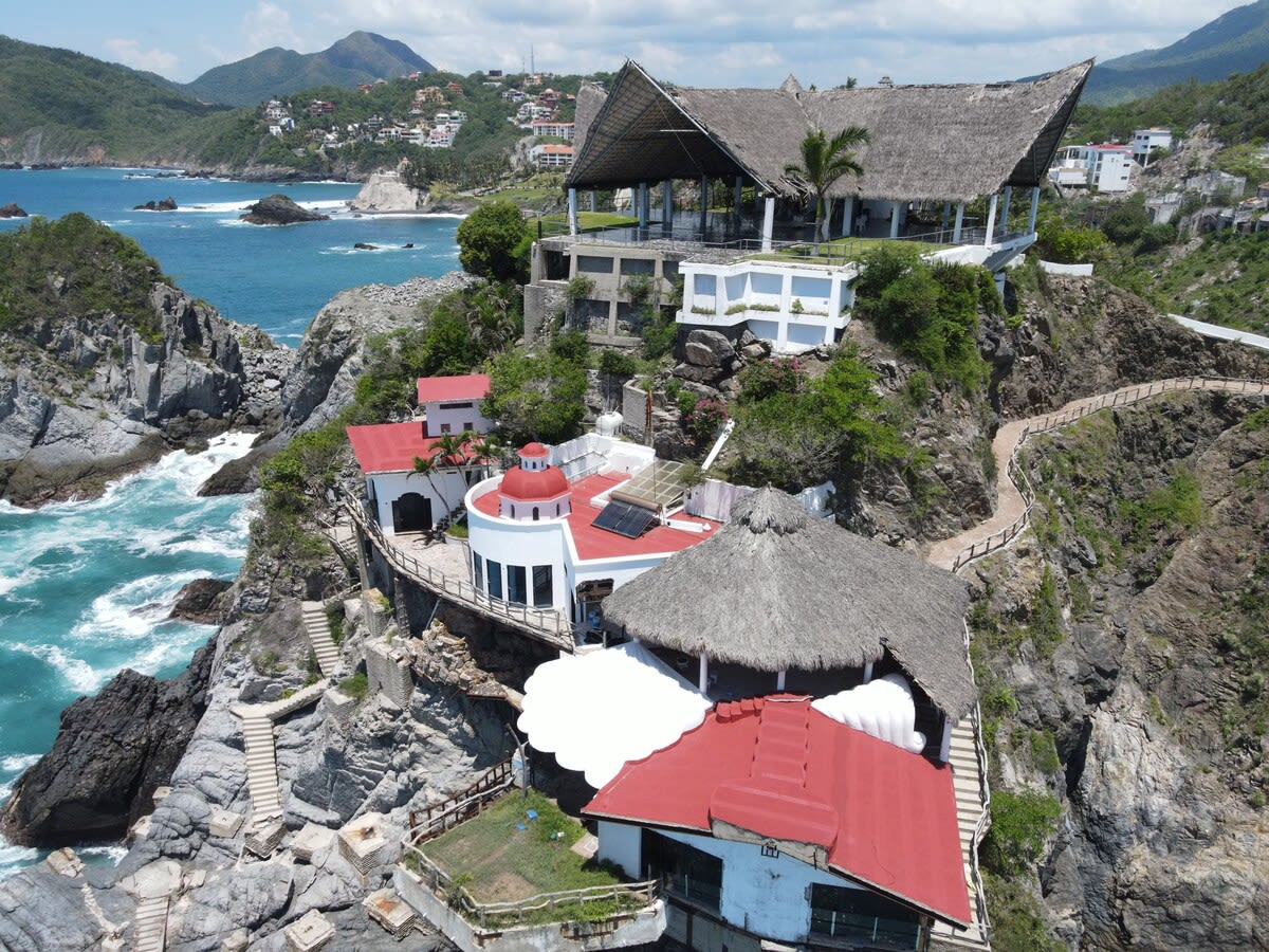 Paradis Villa , Beach front ocean view . - Photo 1