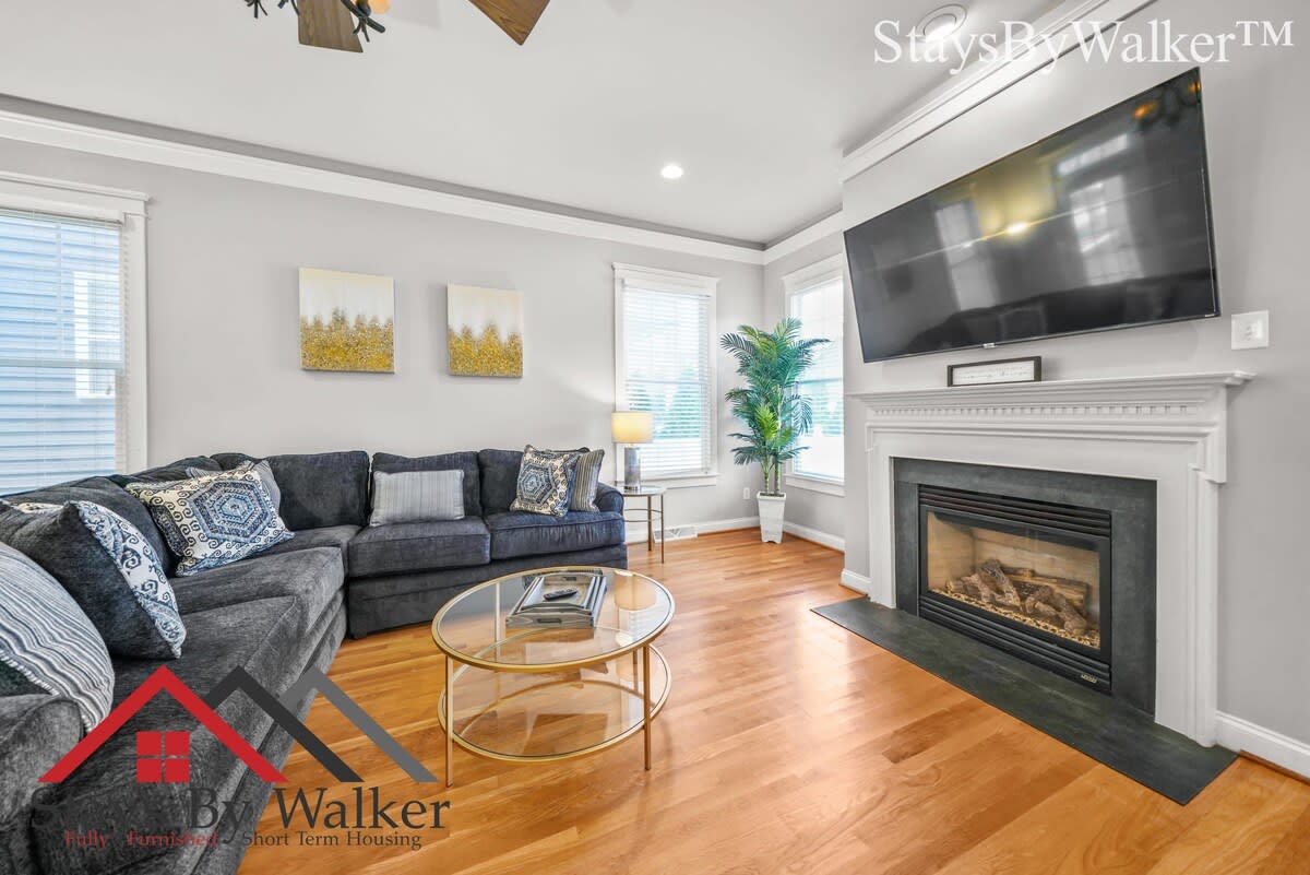 StaysByWalker 4BR Home - King Beds! Yard! Garage! in Charlotte, NC