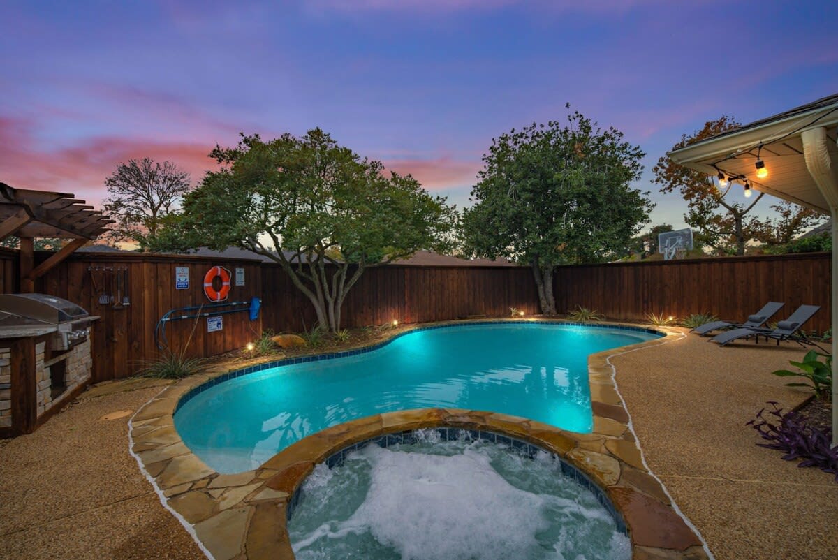 Best of Richardson | 5BD/3BA with Pool, Patio, BBQ — Richardson, TX — vacation rental