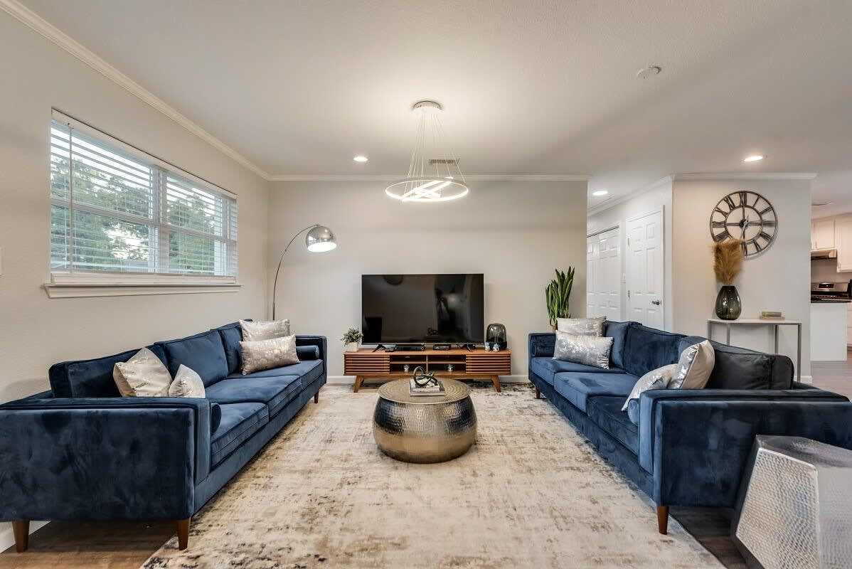 Luxury Home w/ Hot Tub near AT&T Stadium — Arlington, TX — vacation rental
