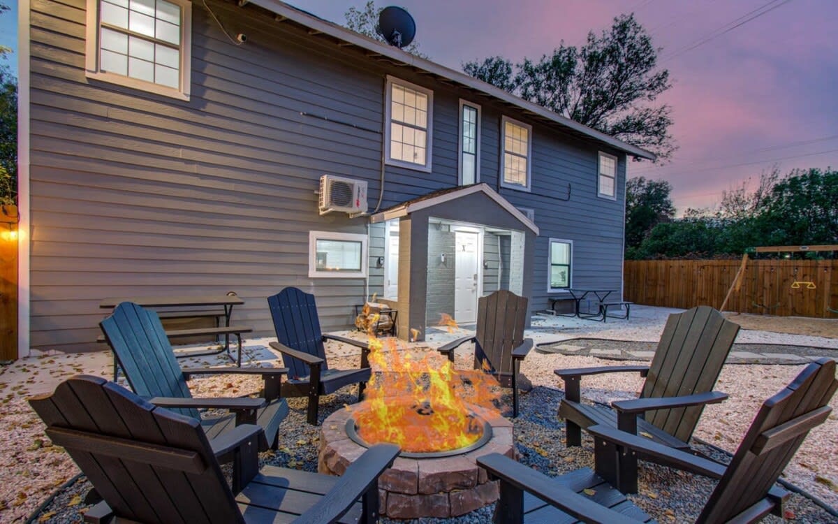 Heart of Houston - 8-BD/4-BA with Yard — Houston, TX — vacation rental
