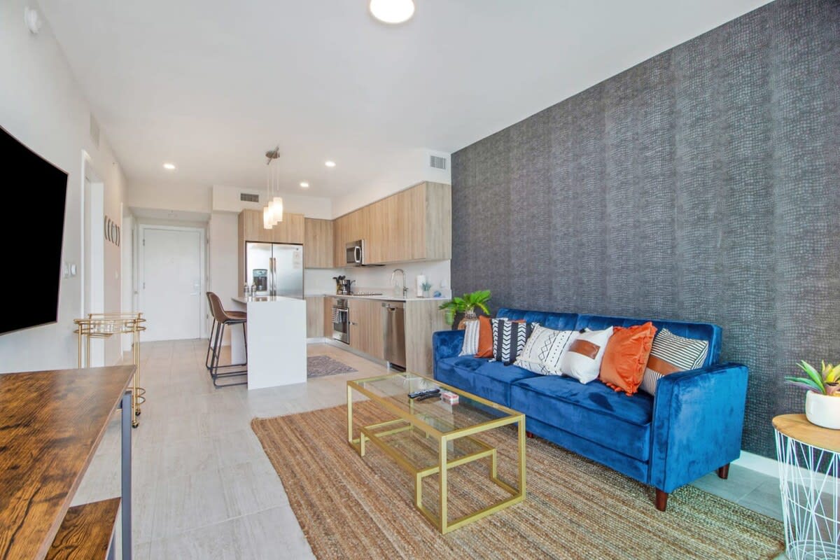 Irresistible Eclectic 1 Bdrm Condo-Miami Design - Picture 1