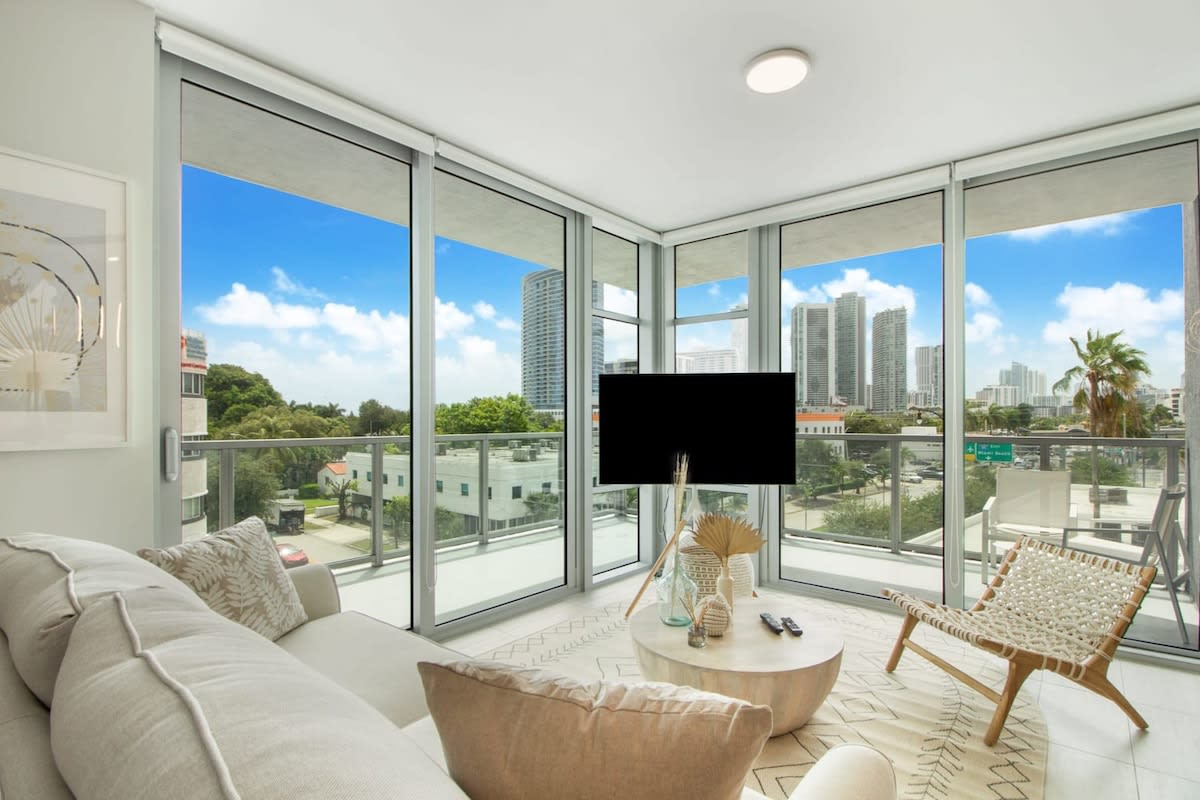 2 Bedroom -City View- Miami Design District - 312 - Foto 1