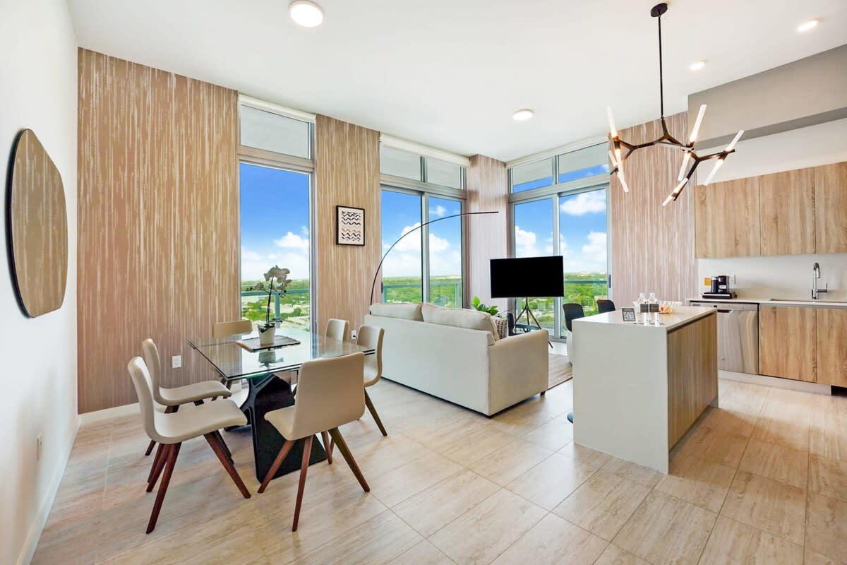 2 Bedroom -City View- Miami Design District - 1200 - Photo 1