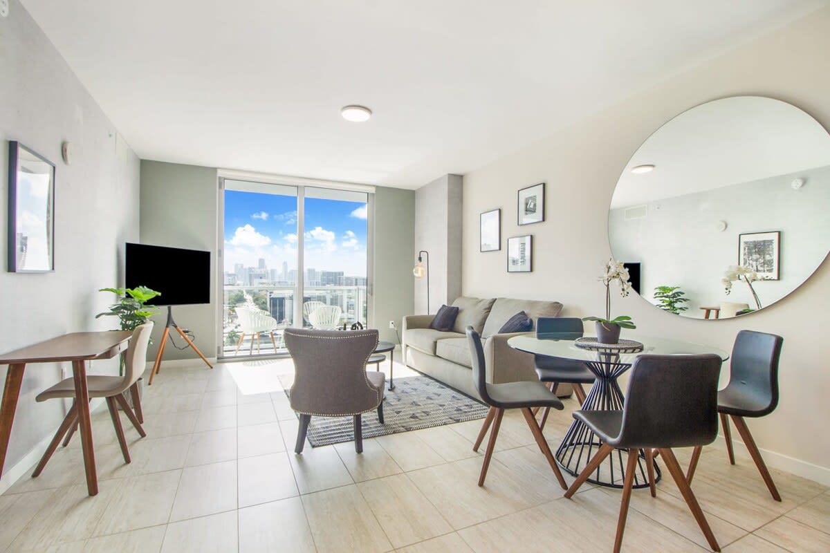 Bay & City Views! New Modern 1 Bdrm Condo-Miami - Foto 1