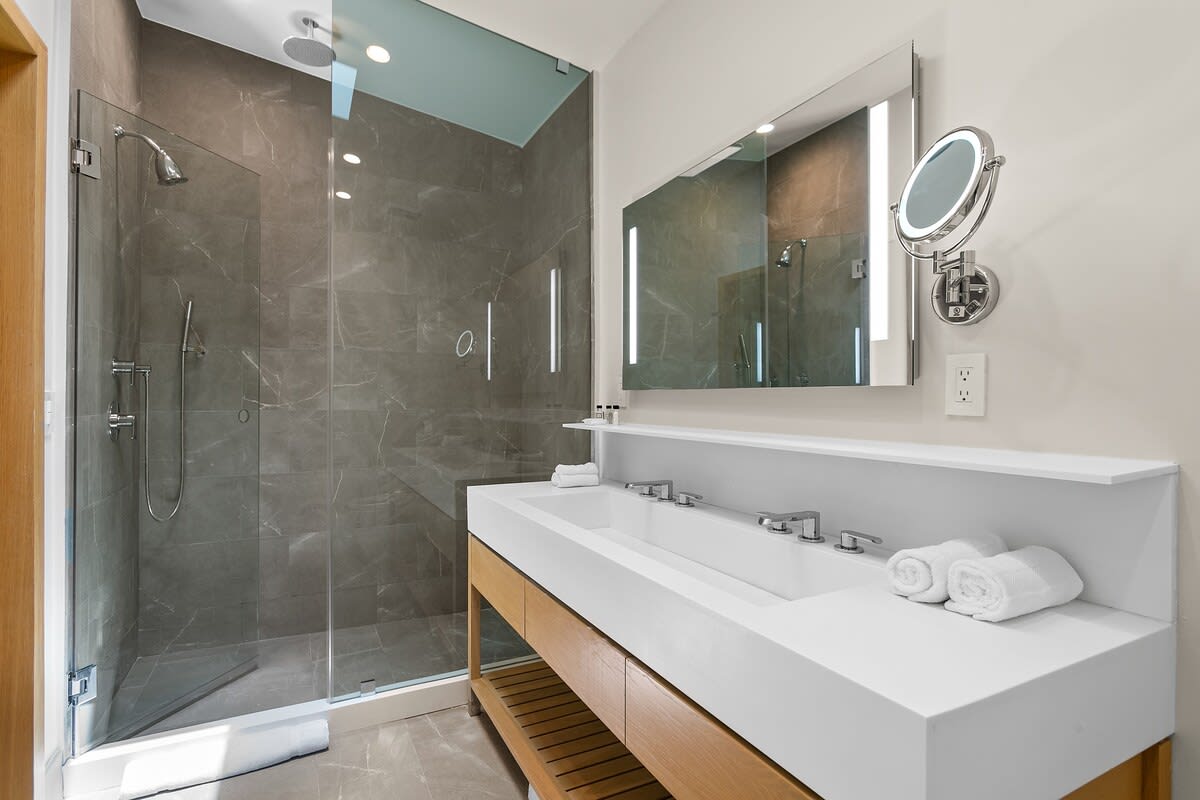 1 of 3 luxurious bathrooms.