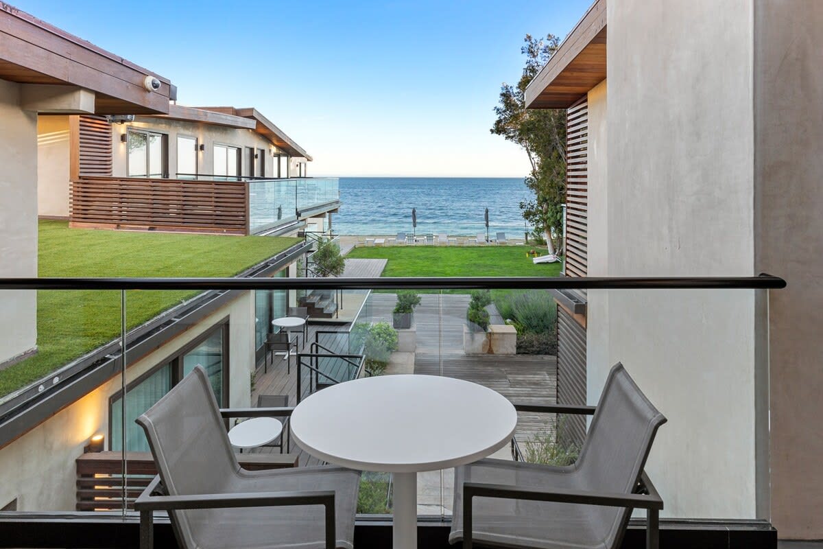 Enjoy fresh ocean air from the balcony with a stunning view.
