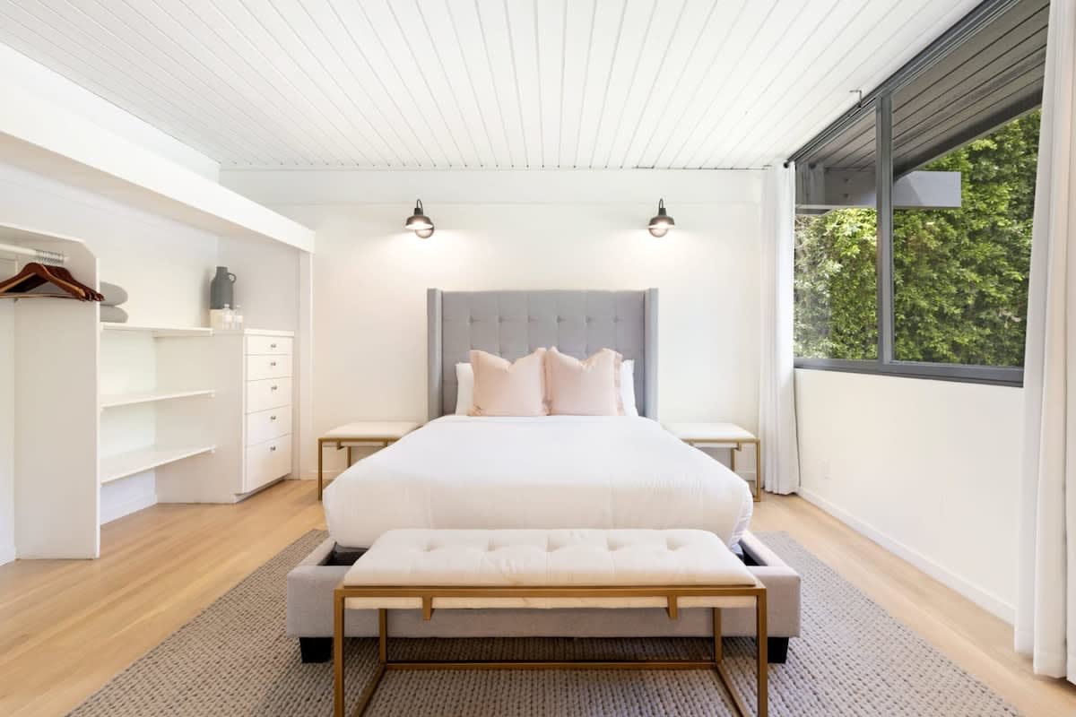 Wake up feeling refreshed in Guest Bedroom 1
