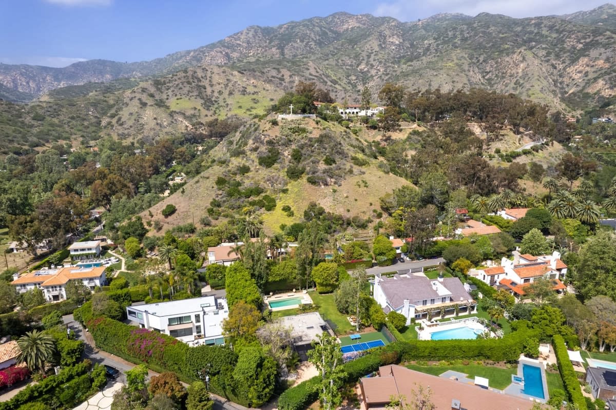 This guard gated community is located right outside of the Malibu Country Mart.