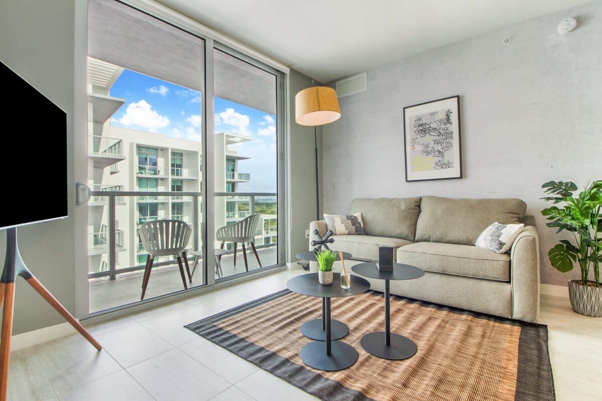 Modern 1 Bdrm Condo With Pool & Bay Views - Foto 1