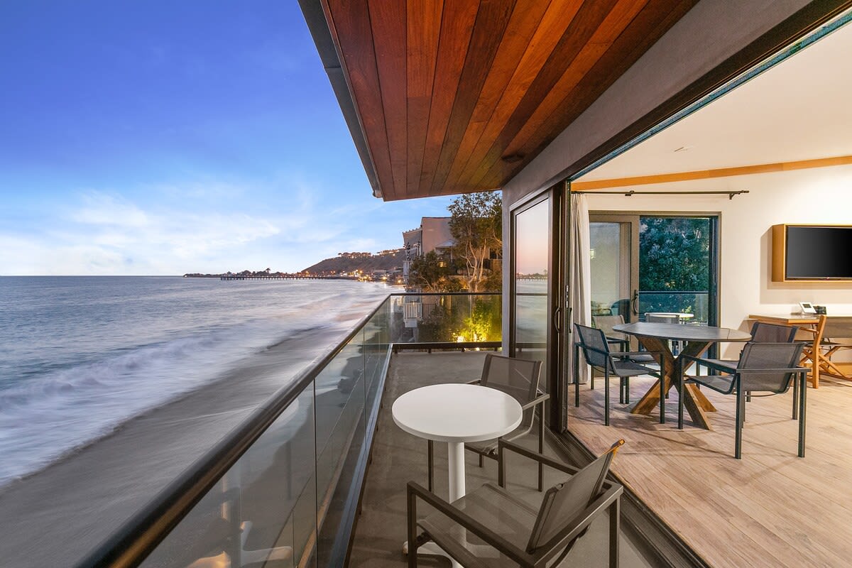 Our closest suite to the water provides a direct view of the Pacific Ocean