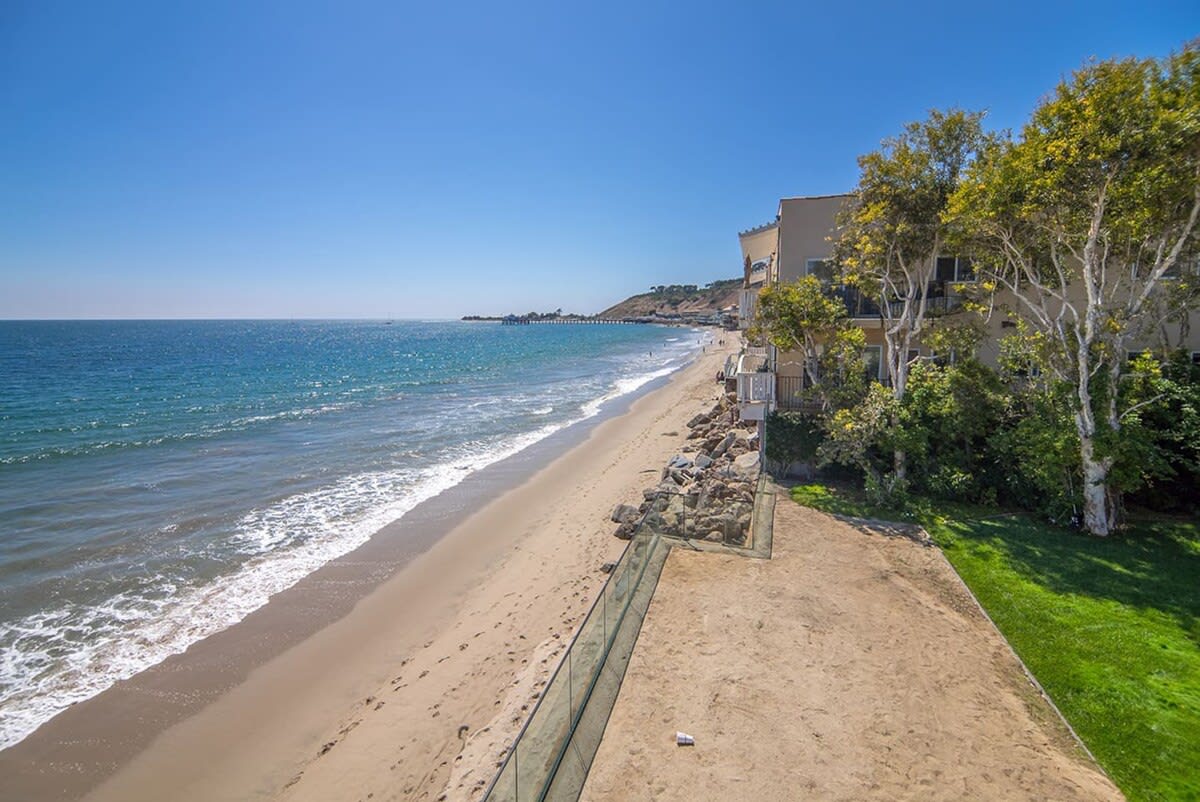 When the tide is right, walk Carbon Beach just a few steps down from the suite