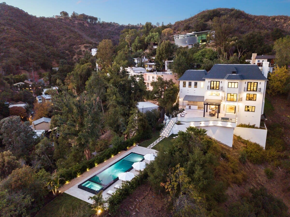 This French Chateau is located in the gorgeous Beverly Hills.