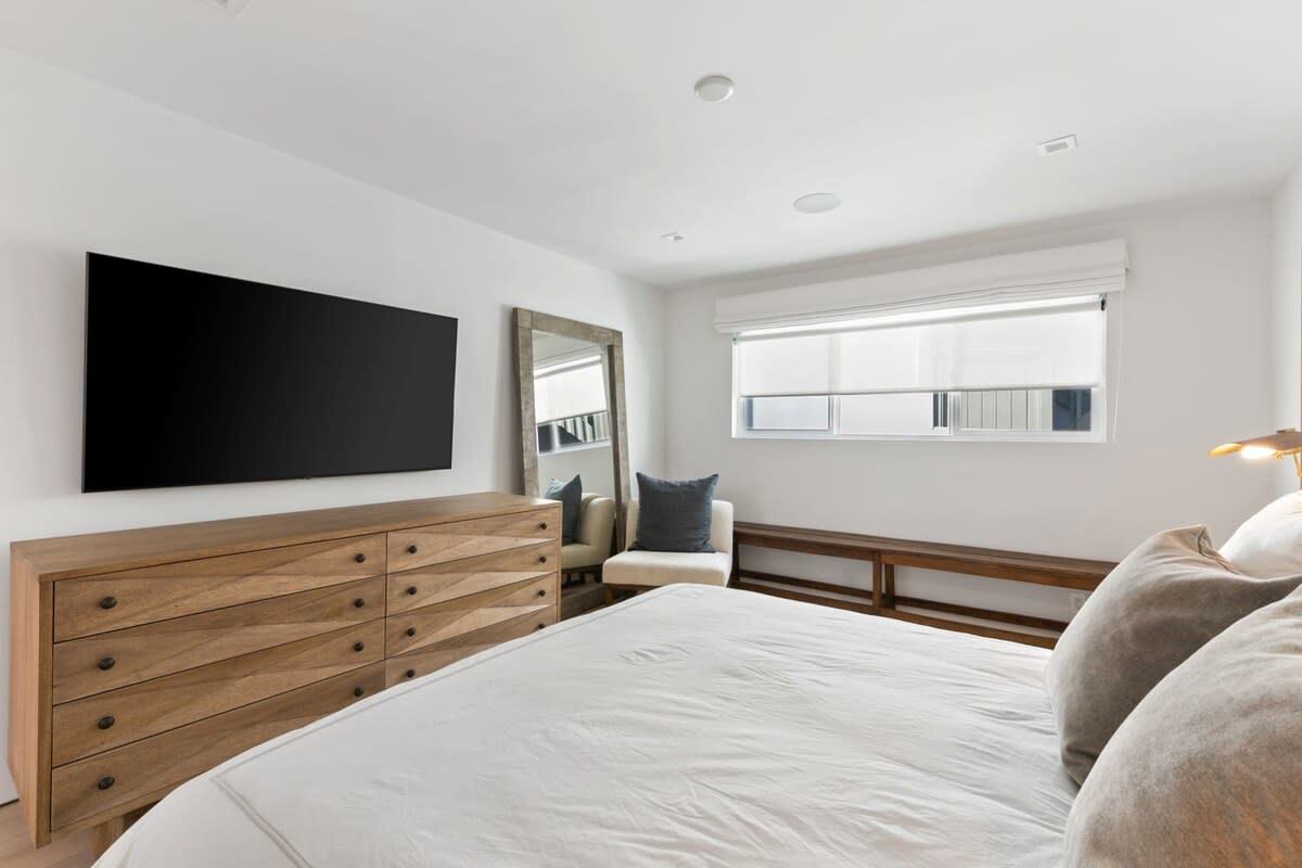 Flat Screen Smart TV.