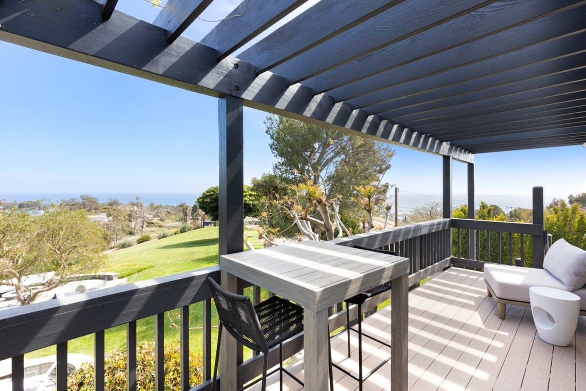 Master Bedroom Balcony with ocean views.