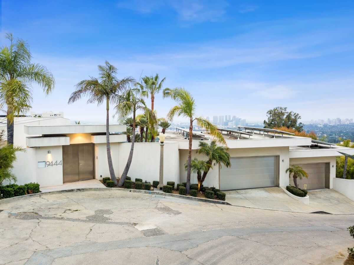 Villa Entrance located at the top of the Hollywood Hills