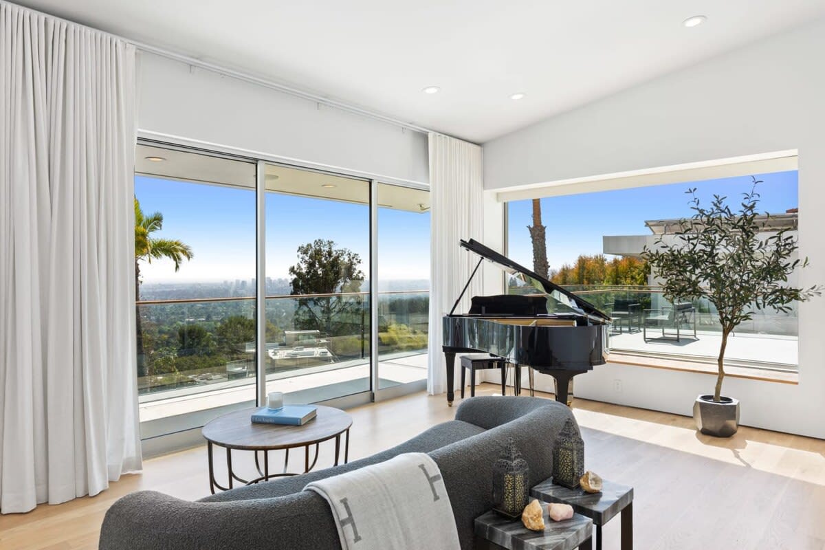Gathering space with classical piano.