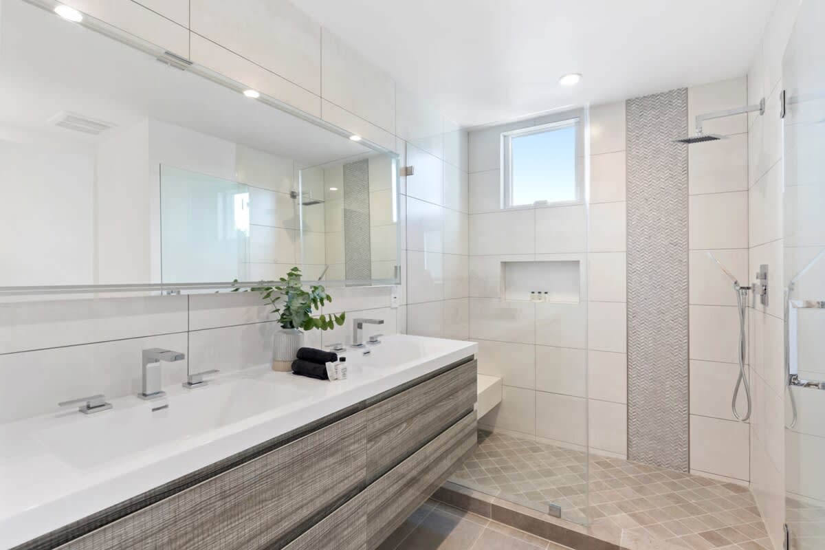 Spa style master bathroom