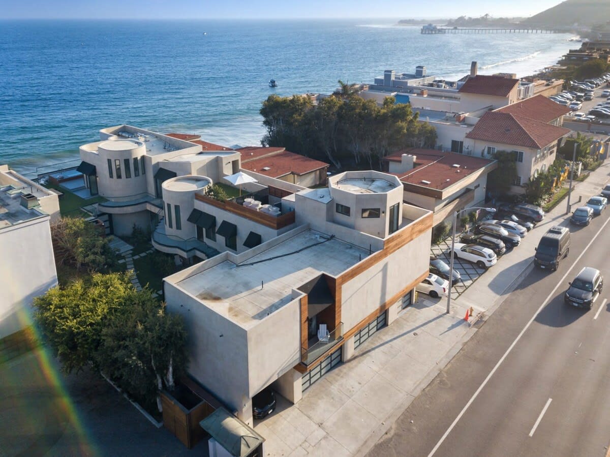 A quiet retreat on California's most sought-after beach.