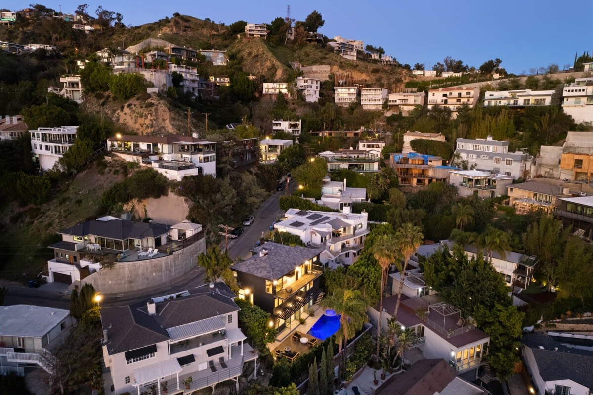 Beautiful villa nestled in the famous Sunset Plaza
