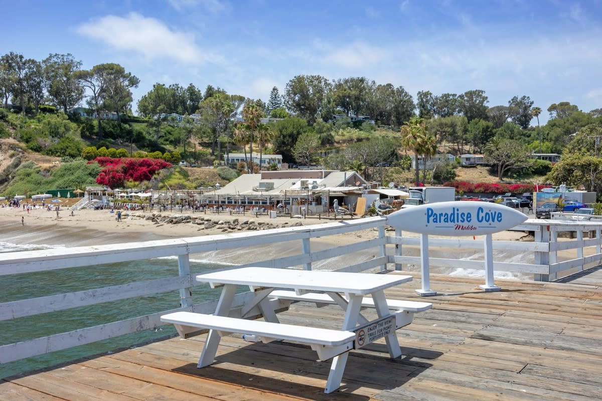 Enjoy breathtaking views, incredible service, delicious food and a casual atmosphere.