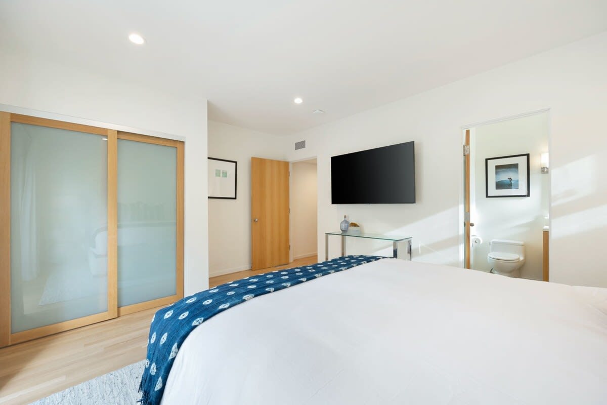 Wake up feeling refreshed and rested, with the calm sounds of the ocean.