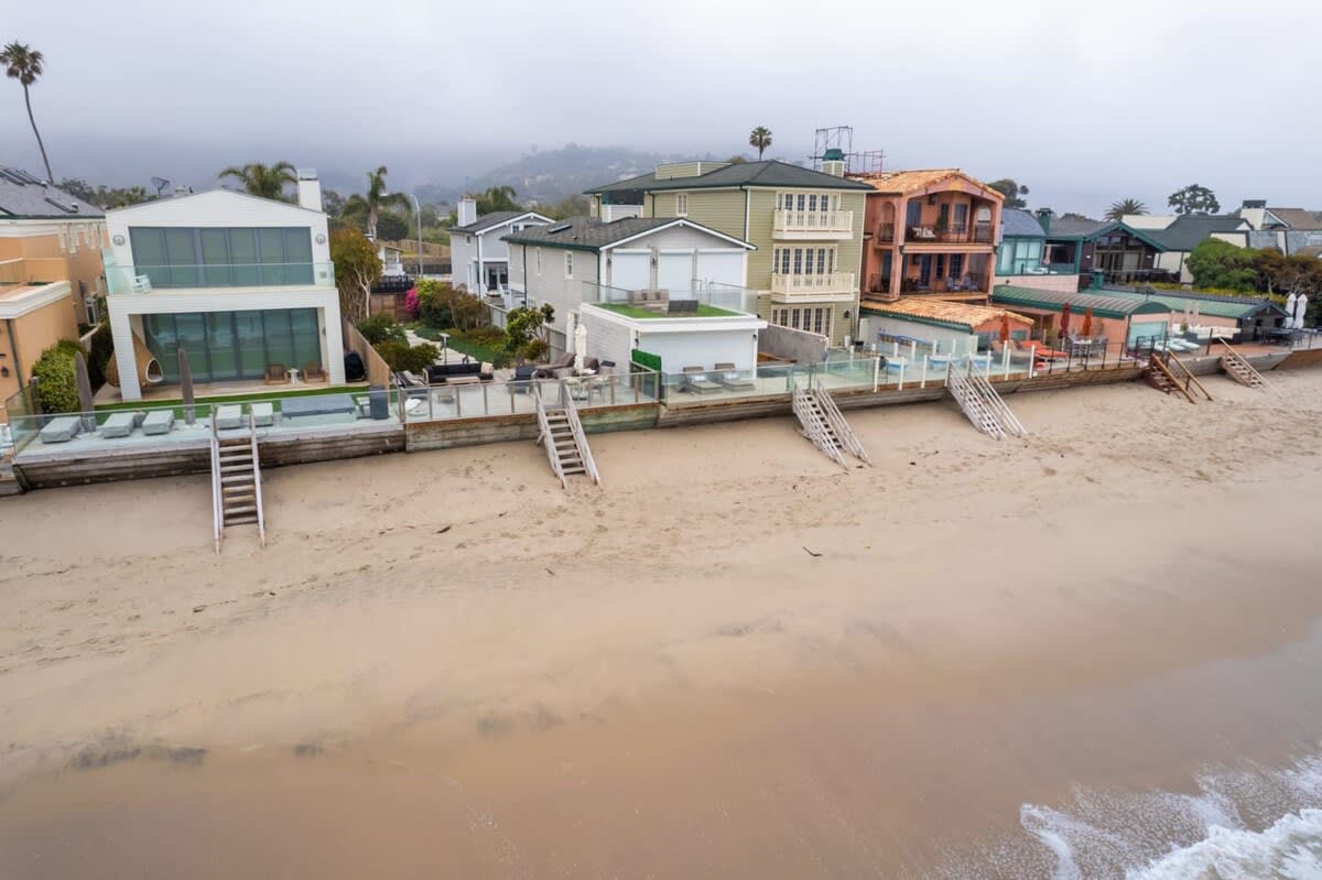 Enjoy Whole-home and private beach access.