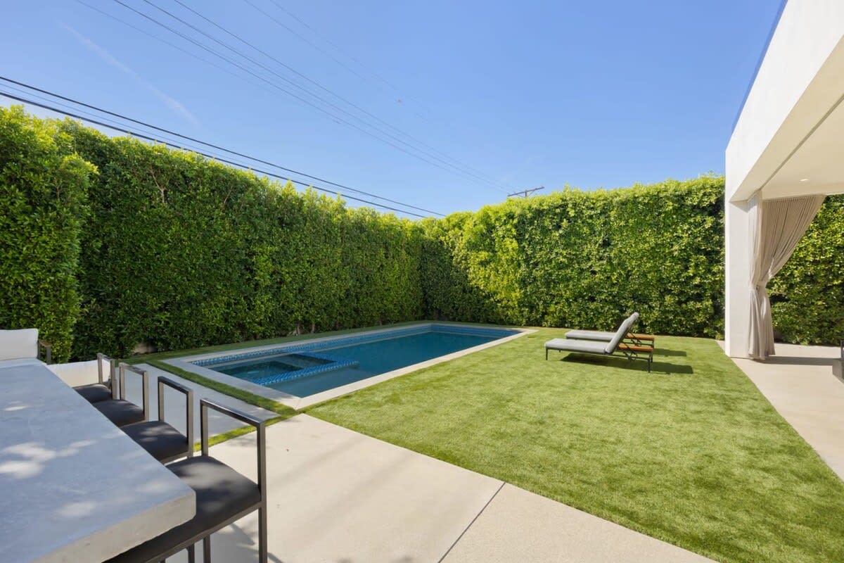 Enjoy a refreshing afternoon in the pool with your favourite beverage