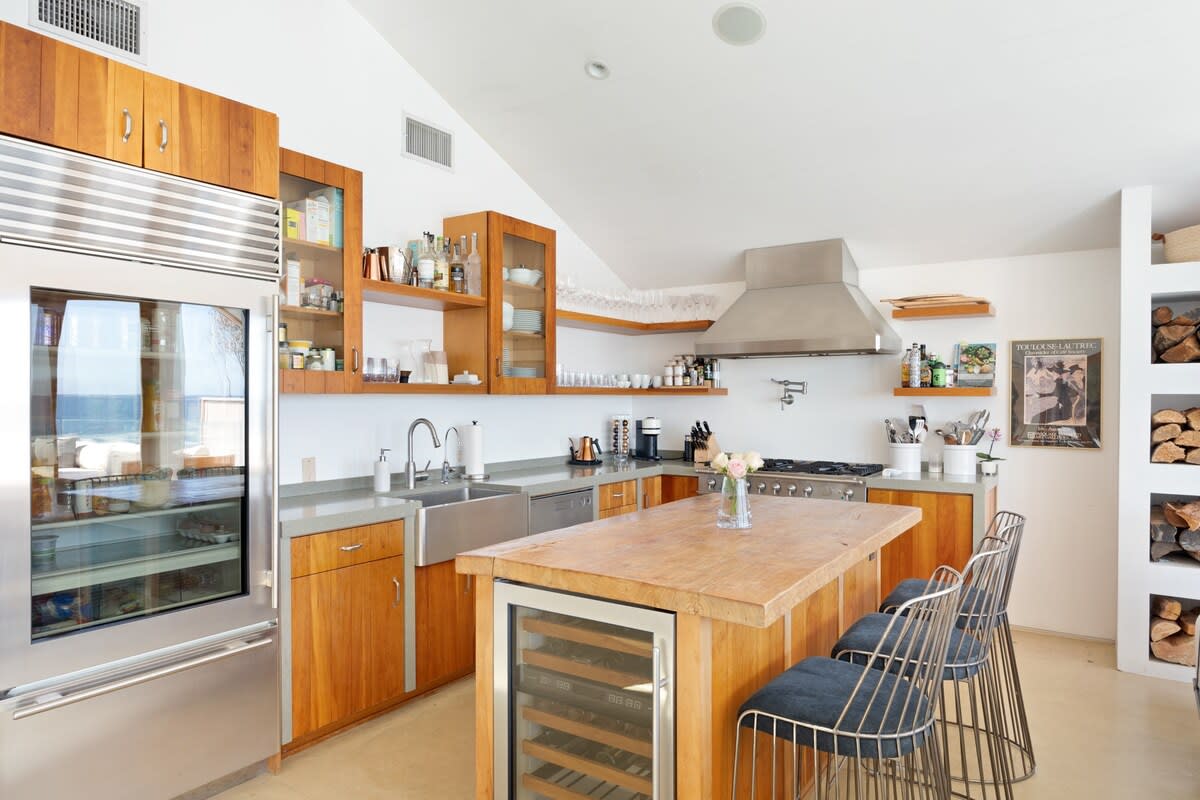 Top of line appliances and kitchen supplies.